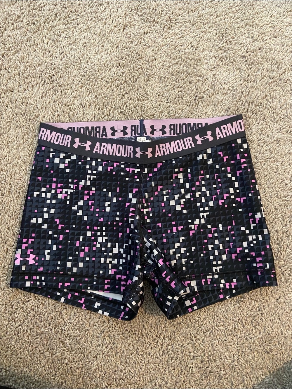 Small Under Armour Women’s Black, Pink & Gray Pixel Print Compression Shorts